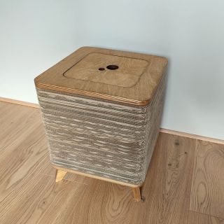 Stylový a ekologický taburet z překličky a kartonu Cardboard stool #karton #taburet #cardboard #interierovydesign...