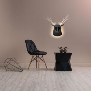 Černé nástěnné světlo DEER ve stylu ORIGAMI...#origami #deer #designdeinteriores #lighting #svitidla #neprimeosvetleni #jelen